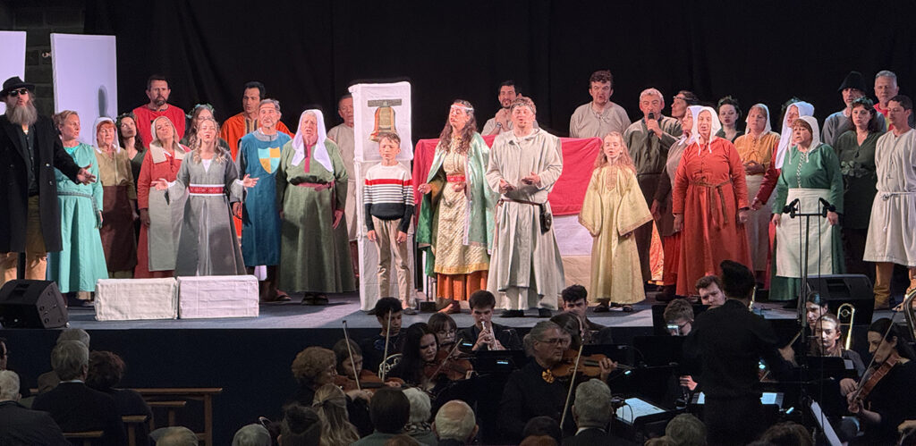 final de la comédie musical sacré Géraud au SACRE COEUR d'aurillac